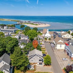 Sandpiper by the Sea - House & Cottage