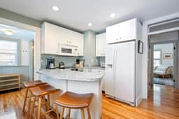 Sandpiper by the Sea - House & Cottage