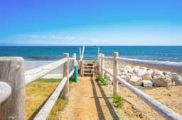 Mimi's Beach House - Image 3