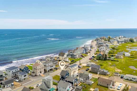 Mimi's Beach House - Image 1